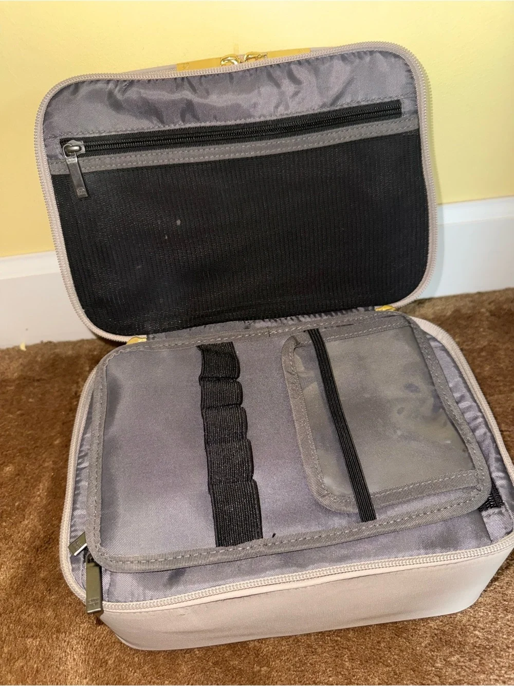 Open Story Toiletry Case